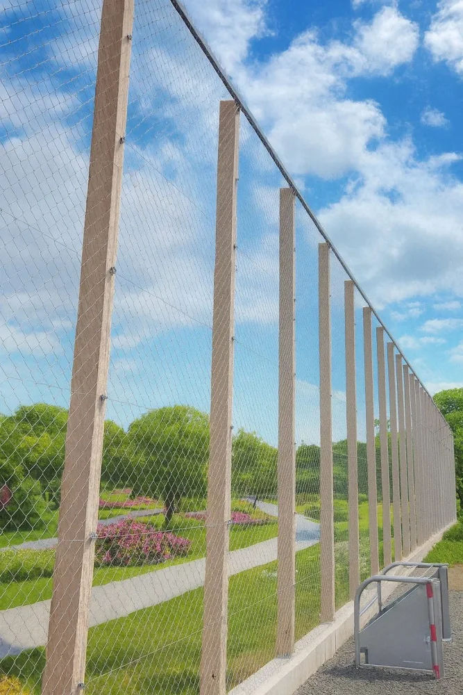 Chantier de pose de clôture